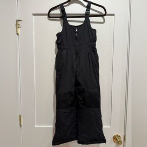 LL BEAN kid’s Insulated Snow Bib Pants. Size 6x-7. Black color.